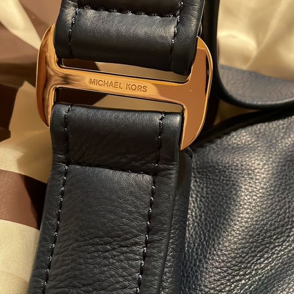 NEW Brand New Navy Blue Michael Kors Shoulder Bag 13x13 - Picture 5 of 6
